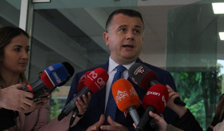 “SHKUNDET” NGA THEMELET PS NË SHKODËR/ Ja vendimi që u mor në mbledhjen e Kryesisë