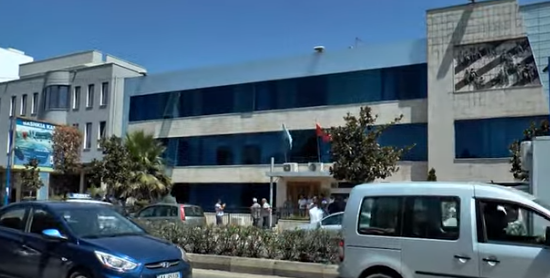 KONSTITUOHET KËSHILLI BASHKIAK I KAMZËS/ Xhelal Mziu bën thirrje për protesë, demokratët e “lënë në baltë”