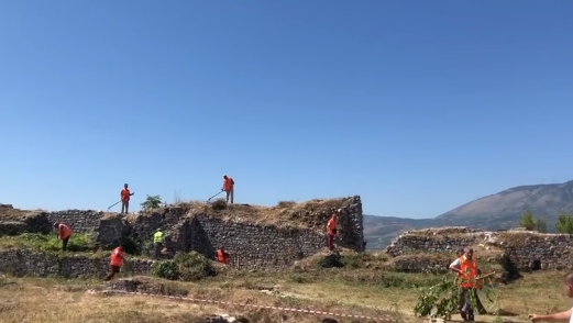 ASNJË DITË DËM/ Nis puna në Berat, aksion pastrimi në çdo lagje