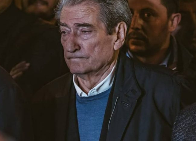 “NA INTERESON E ARDHMJA, PASTAJ HISTORIA”/ Kur Berisha kërkonte Teatër të ri Kombëtar (VIDEO)