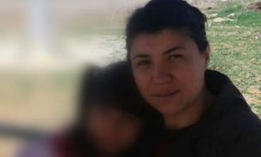 NGJARJA TERRORIZUESE/ “Mami të lutem mos vdis”, burri vret gruan në sy të vajzës së vogël