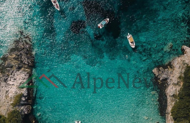 DONI TË KALONI PUSHIME “PRIVATE”? Gjiri i Bristanit është plazhi ideal për ju (PAMJET)