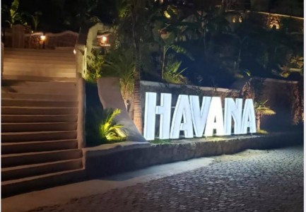 “ASKUSH MBI LIGJIN”/ Rama nxjerr fotot: Mbyllet edhe Havana “e famshme” e pushimeve joniane (FOTO)