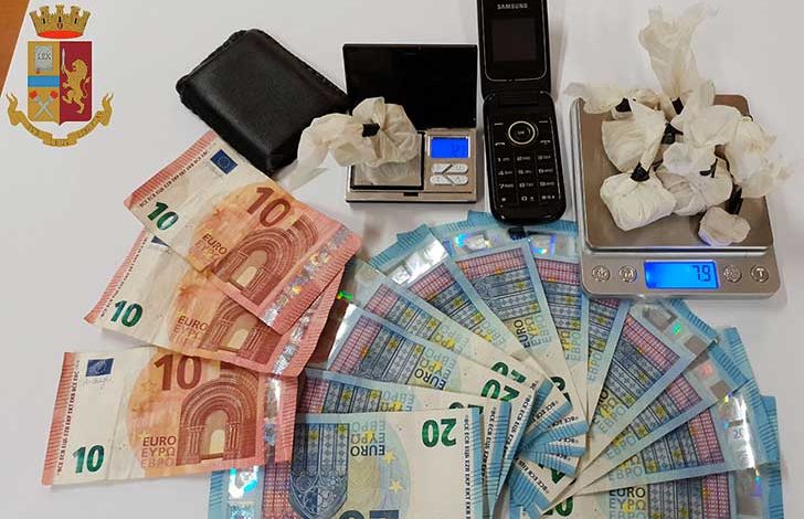 E PËSOJNË 4 SHQIPTARËT/ Menaxhonin sheshet për shitjen e kokainës në…