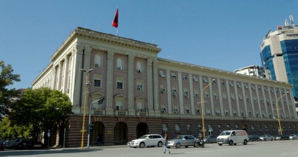 PLOTËSIMI I VAKANCËS NË “KUSHTETUESE”/ Kuvendi hap garën. Afati dhe kushtet për kandidatët