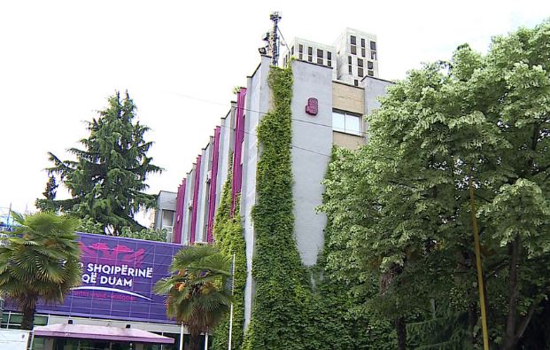 “EMRI QË PËRFLITET MË SHUMË”/ Socialistët mbledhin sot Kryesinë për të gjetur zëvendësuesin e Valdrin Pjetrit