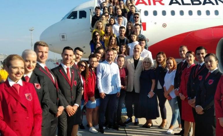 “TANI VAZHDONI SHANI E PËRQESHNI”/ Rama lajmëron për avionin e dytë AirAlbanians: “Migjeni” drejt Italisë (FOTO)