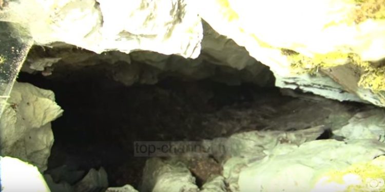 HISTORIA/ Në shpellën ku prifti u fsheh për 14 muaj pasi përndiqej nga komunistët (VIDEO)