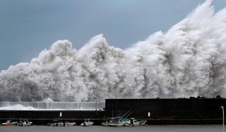 “LEKIMA”/ Tajfuni i rrezikshëm godet Japoninë, Tajvanin dhe Kinën