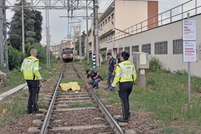 TRAGJIKE NË ITALI/ I hidhet trenit para, vdes ne vend shqiptarja