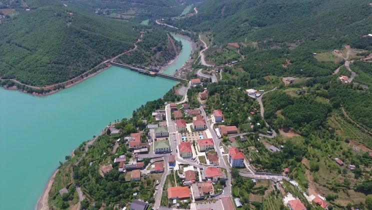 1 ORË LARG KRYEQYTETIT/ Ulza “magnet” për turistët e huaj