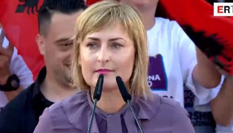PA KALUAR AS 24 ORË NGA BETIMI/ Valbona Sako jep urdhërin e parë punonjësve të bashkisë së Durrësit