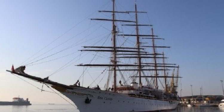 VELIERA “SEA CLOUD”/ Rikthehet për të tretën herë në Durrës me turistë nga 5 vende të ndryshme