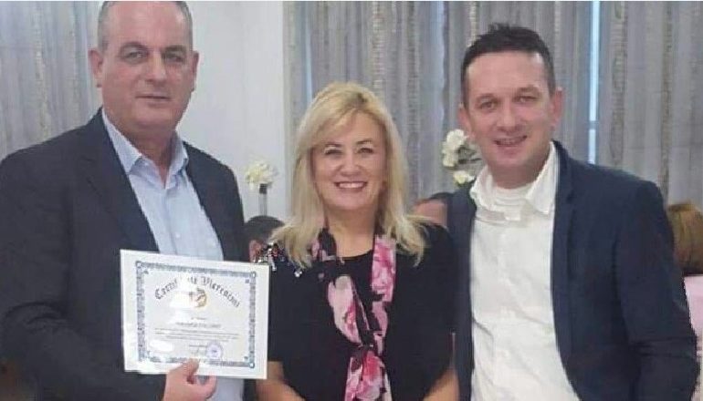 MANIPULIMI/ Drejtor SHKOLLE me mesataren 5, zbardhet rrëfimi i Ermioni Çekanit