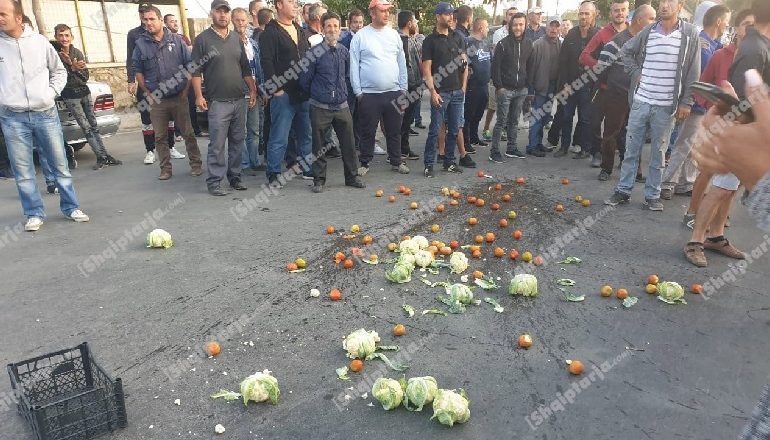 PAS PROTESTËS NË KORÇË/ Hapet tregu i shumicës: Do shesin vetëm natën