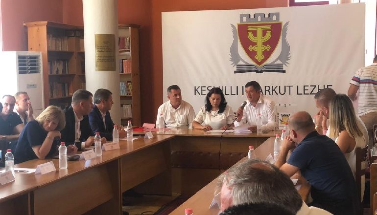 30 QERSHORI/ Konstituohet Këshilli i qarkut të Lezhës, Eduart Ndreca zgjidhet kryetar