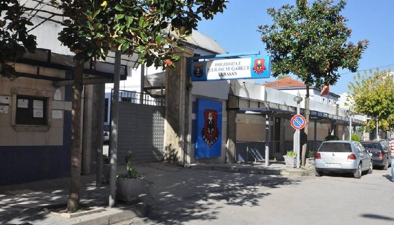 HORROR NË ELBASAN/ Familjarët rrahën nusen në sy të foshnjes 4-muajshe, vjehrri e kapi nga fyti se i kërkoi ujë të shoqit