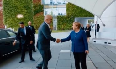 RAMA TAKON MERKELIN/ Në Gjermani për të kërkuar PO-në për negociatat (VIDEO)
