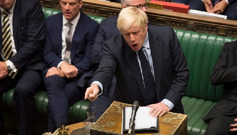 “NUK E KAM GËNJYER MBRETËRESHËN”/ Boris Johnson mohon zërat e juristëve dhe ligjvënësve