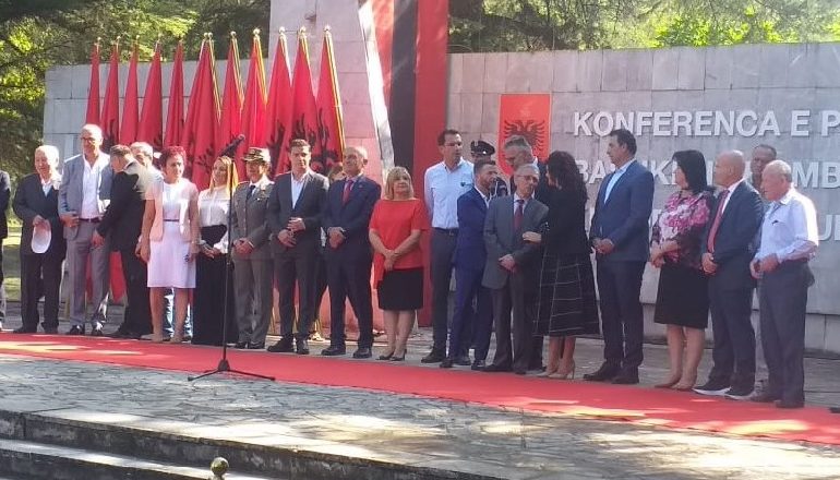 KONFERENCA E PEZËS/ Meta, Braçe, Veliaj bashkë në 77-vjetorin