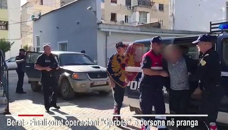 ARRESTOHEN 5 PERSONA NË BERAT/ Mes tyre një inspektor policie për kultivim të lëndëve narkotike