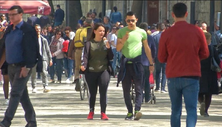 SHIFRAT “TRISHTUESE”/ Shqiptarët shpenzojnë më shumë për mobilje sesa për arsim