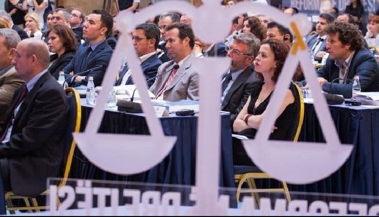 ‘”FBI-ja SHQIPTARE” ME 60 HETUES/ KLP: Së shpejti nisin përzgjedhja për BKH-në, ja kriteret për aplikantët