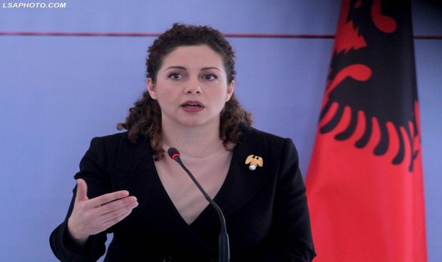 TËRMETI SHKUNDI VENDIN/ Xhaçka apel qytetarëve: Ndihmoni të prekurit