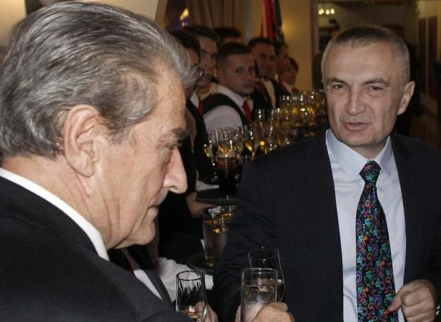 KOMENTI PIKANT/ Qytetari “SULMON” Berishën: Zotri Sali ,kur kërkonte Ilir Meta 7% si të dukej (FOTO)