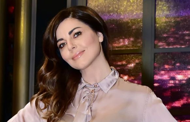 “PËR GJOKSIN DËRRASË Ç’DO BËSH?” Jonida SHEHU i kthen përgjigjen e papritur ndjekësit (FOTO)