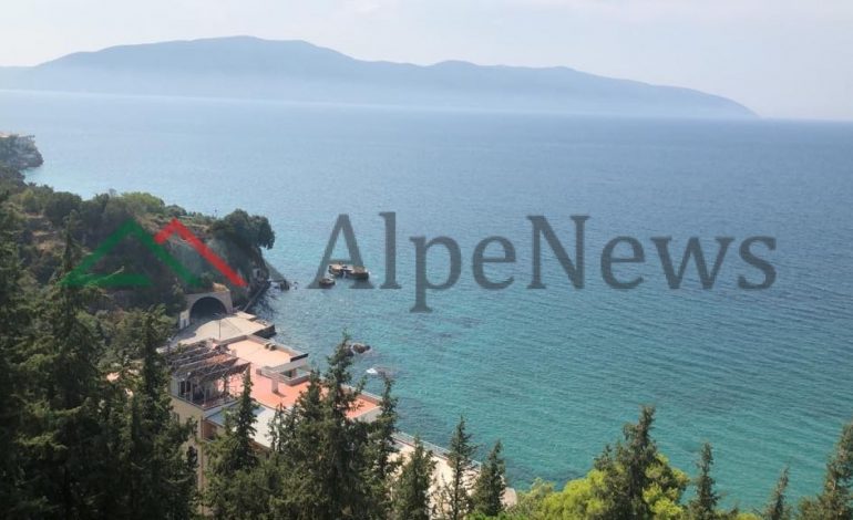 SHTATORI NË VLORË/ Shkrepjet fantastike me detin e “egërsuar” por…