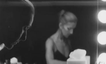 DUHET TA SHIHNI/ Celine Dion shfaqet pa make-up në videon e këngës së re: ‘Nuk jam perfekte’