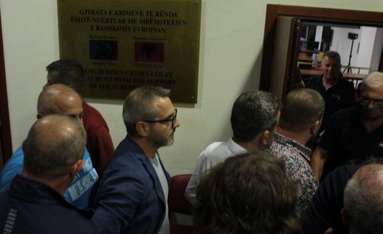 E PLOTË/ “Je i pafajshëm, po s’kemi këllqe të ta themi”, si e lexoi Tahiri dënimin ndaj tij (VIDEO)