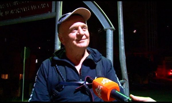 ARSYEJA PREKËSE/ Artisti niset i vetëm në këmbë nga Lezha drejt Pukës