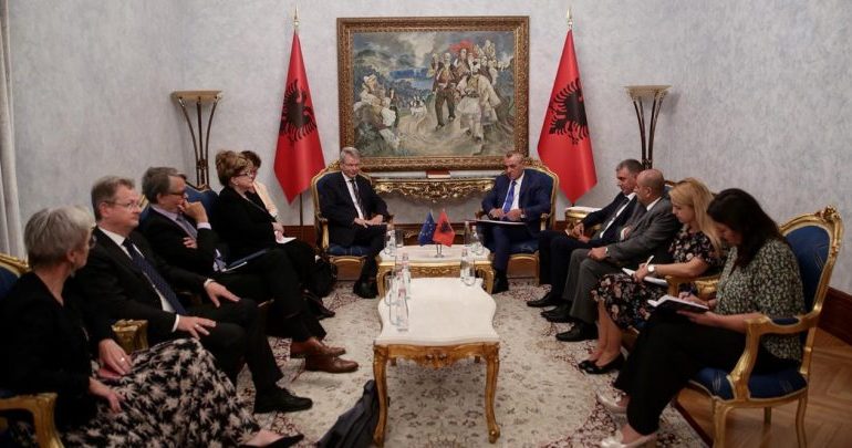 SHKARKIMI I METËS/ Ruçi zbulon çfarë u diskutua në takimin me delegacionin e Komisionit të Venecias