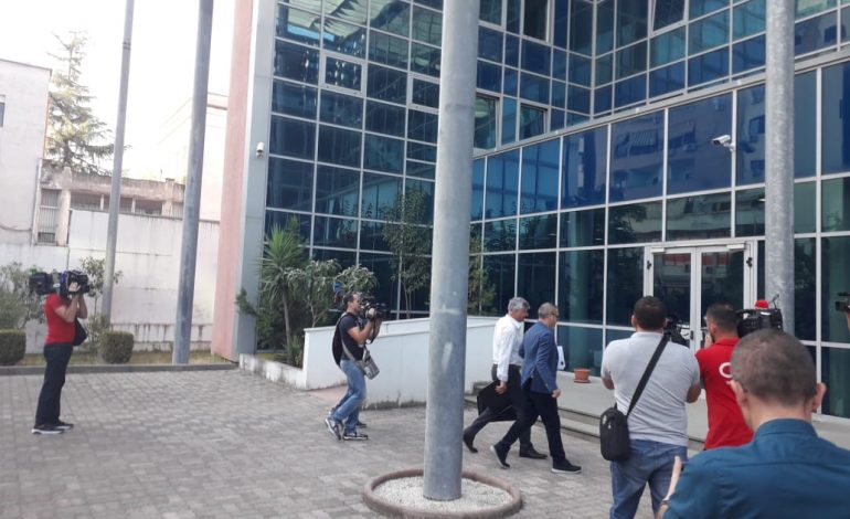 ZBARDHEN DISKUTIMET NË TAHIRIT/ Kontadikta edhe mes prokurorëve: Dyshohet se favorizoi…