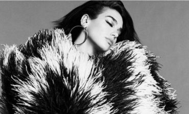 SUKSESI VAZHDON/ Këngëtarja e famshme Dua Lipa pozon për ''Vogue Spain''