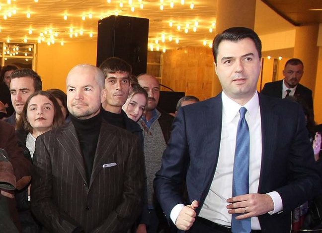 “LULI NUK DUHET TË MENDOJË SE ËSHTË PD-ja”/ Gazetari pranë PD: Basha ka kulturë neo-komuniste, mendon si Enver Hoxha