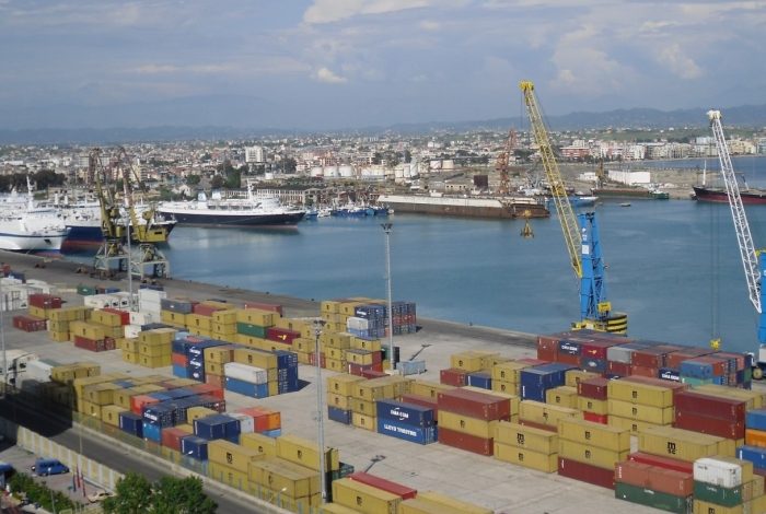 DROGË NGA EKUADORI/ Kapen dy konteinerë me KOKAINË në portin e Durrësit, arrestohet një person, tre në kërkim (DETAJE)