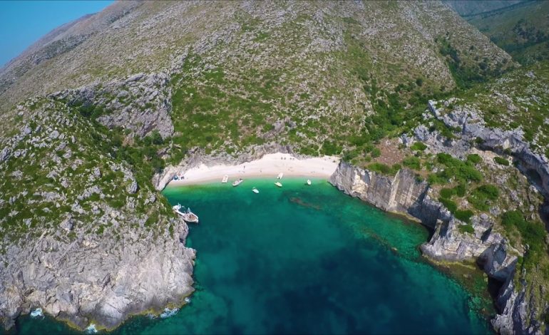 GJIRI I GRAMËS/ “Parajsa” e jugut që duhet vizituar patjetër (FOTO)