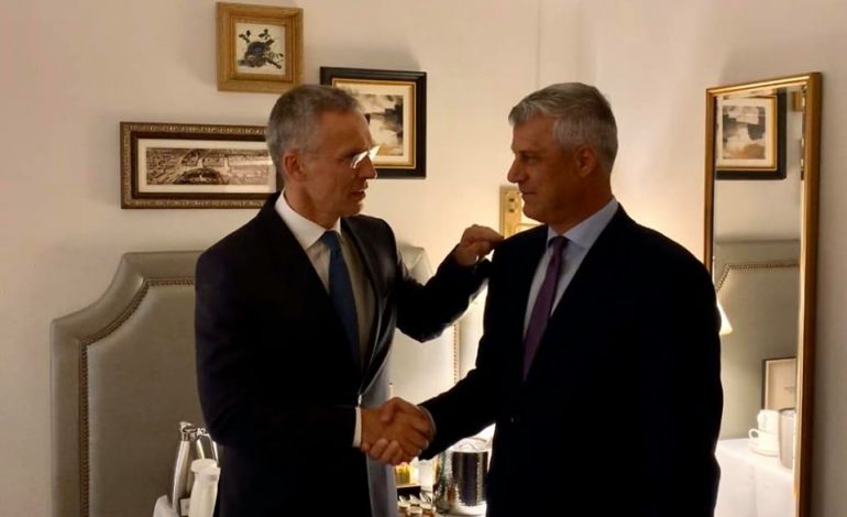 “BASHKËPUNIMI I SHKËLQYER…”/ Hashim Thaçi takim me Sekretarin e Përgjithshëm të NATO-s