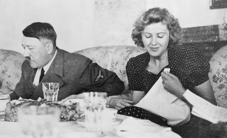 ÇMENDURIA/ 5000 dollarë për të brendshmet e gruas së Adolf Hitler (FOTO)