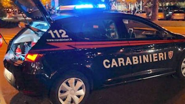 “ULËRIMA PËR NDIHMË”/ Shqiptares i hedhin acid në fytyrë sapo del nga makina