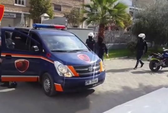 4 MILIONË EURO SHTETIT ME TVSH/ Kush është BIZNESMENI i arrestuar durrsak, kandidati i PD-s në këshillin bashkiak (FOTO)