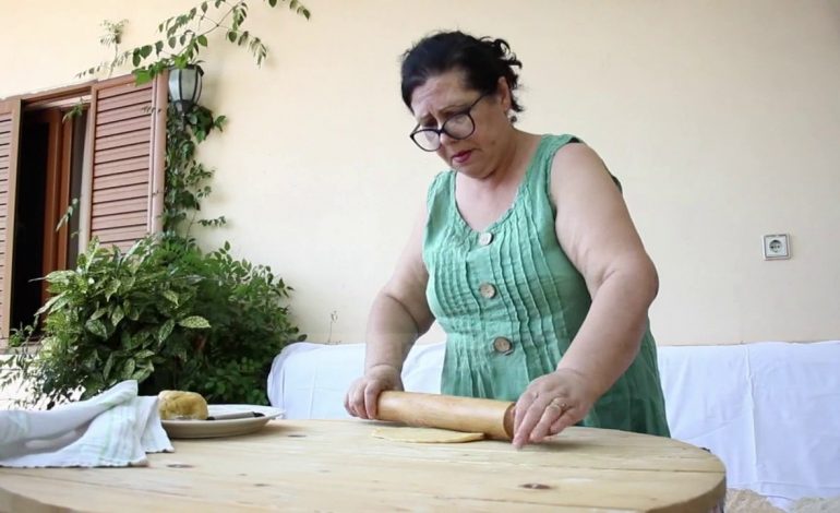 DONI TË PROVONI MAKARONAT E MESJETËS? Recetën ua sjellin amvisat e Gjirokastrës