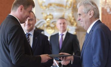 "DO VAZHDOJMË TË MBËSHTESIM..."/ Ministri i Jashtëm çek nxjerr blof presidentin e tij për Kosovën