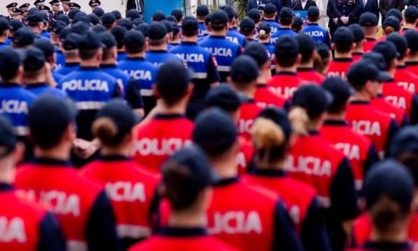 VETTINGU NË POLICI/ “Furtuna” me lëvizjet dhe dorëheqjet e anëtarëve të komisionit vonojnë procesin