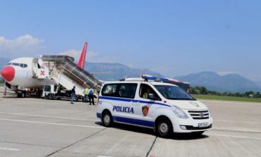 RINAS/ Riatdhesohen 31 shtetas shqiptarë policia: Zero shans për azil