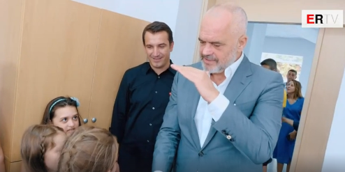 “DAVA MORRACAKËSH”/ Rama replika me qytetarët për LIBRAT FALAS: Shko në Francë dhe Gjermani…