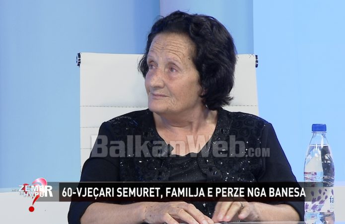 HISTORIA E TRISHTË! E moshuara me lot në sy i përgjërohet kunatës: Mos ma lër vëllain në mes të rrugës (VIDEO)